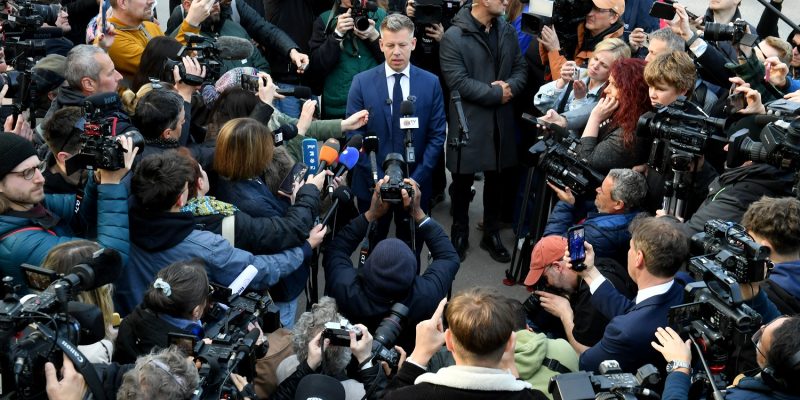 Hungary: EFJ calls on the new political leaders to restore media pluralism